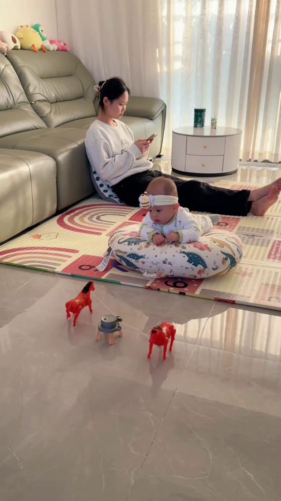 Mechanical Walking Horse Toy for Kids - Photo 2