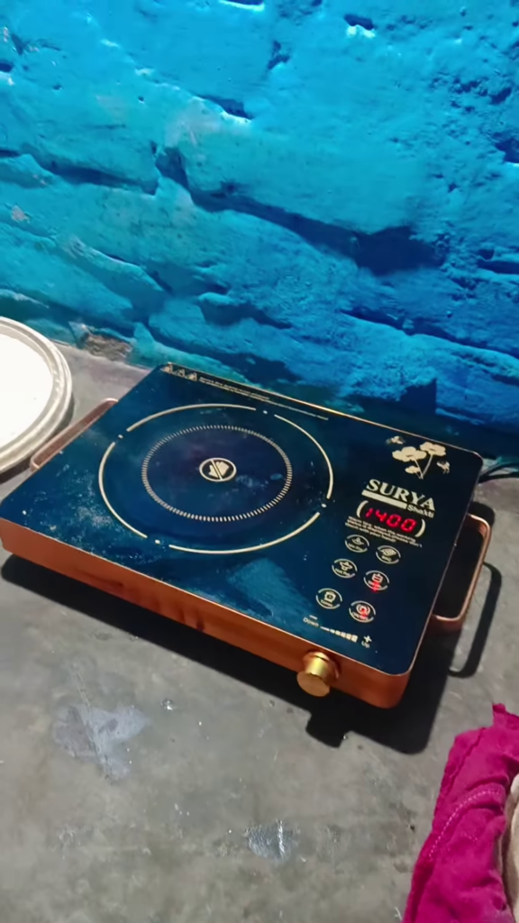 Portable Electric Induction Cooktop with Timer - Photo 2
