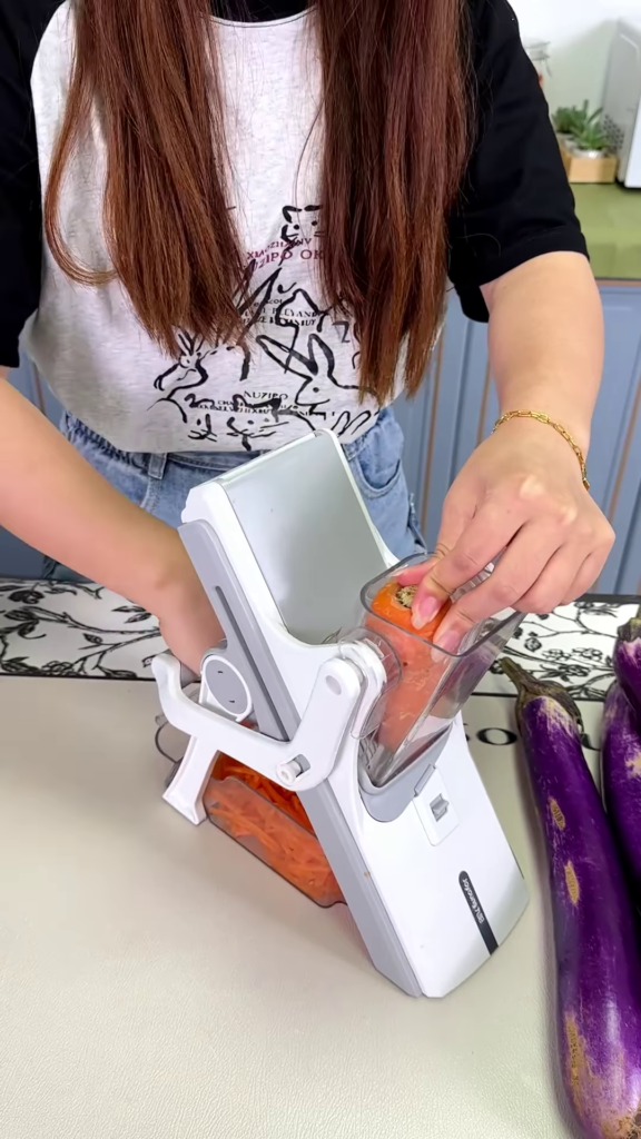 Safe Vertical Mandoline Vegetable Slicer with Container - Photo 5