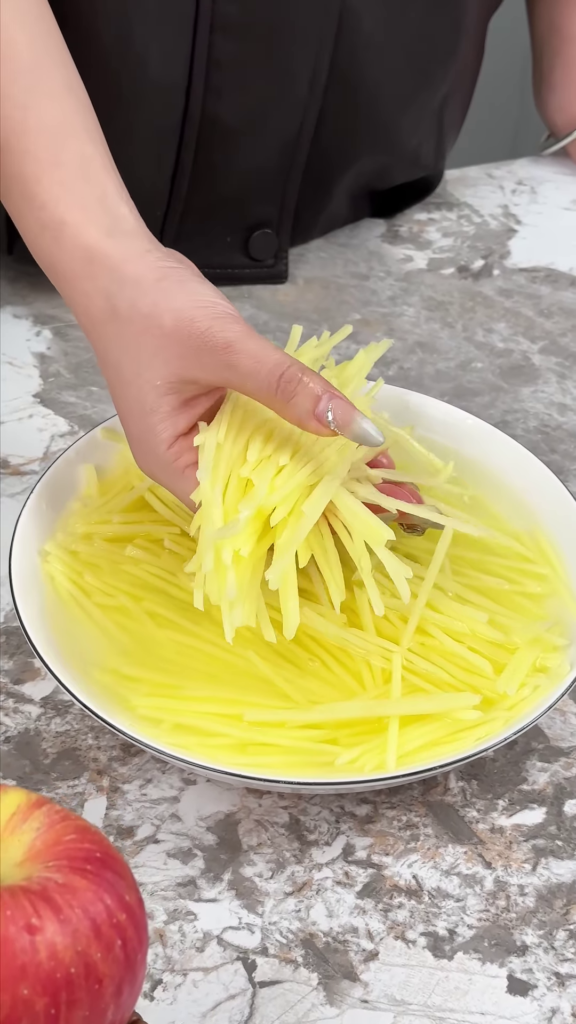 Safe Vertical Mandoline Vegetable Slicer with Container - Photo 2