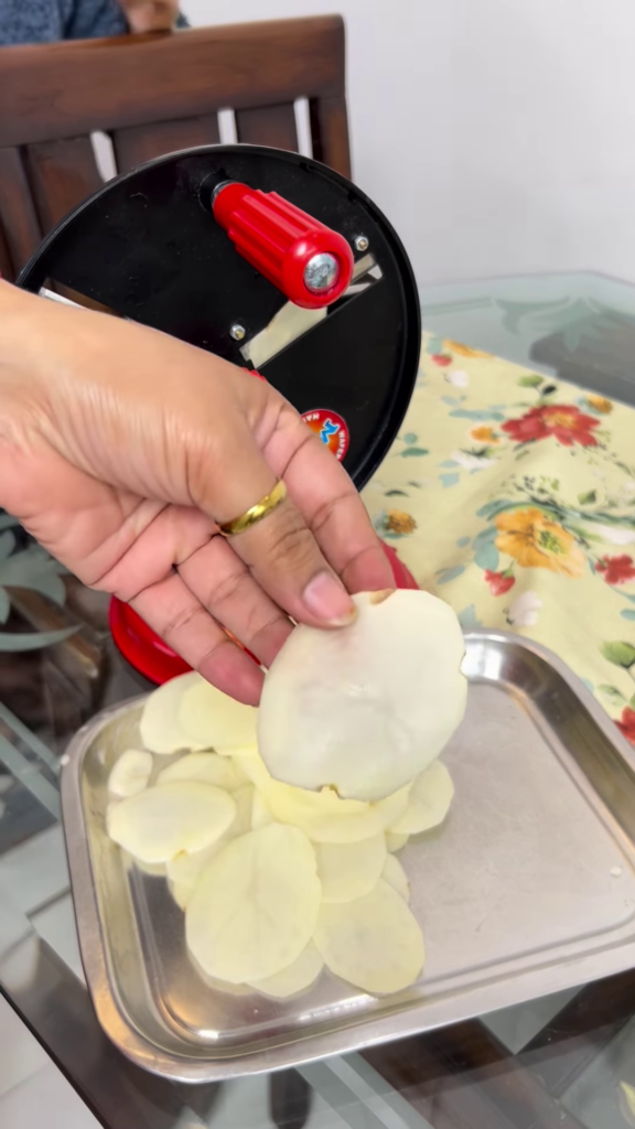 Manual Rotary Potato Slicer and Chip Maker - Photo 3