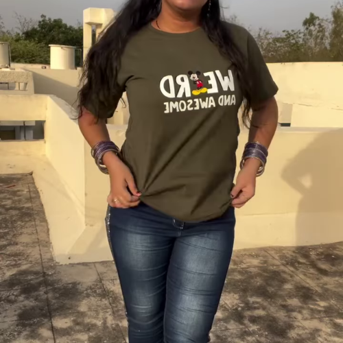 3207-2.png Casual Graphic T-Shirt with Distressed Denim