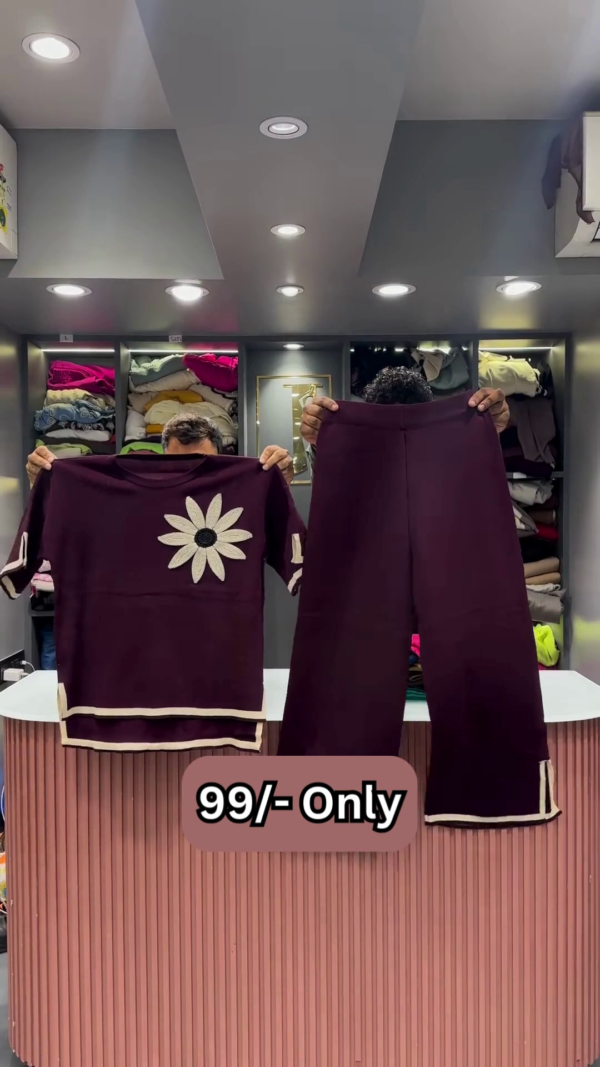 3230-2.png Maroon Two-Piece Sweater Set with Embroidered Daisy