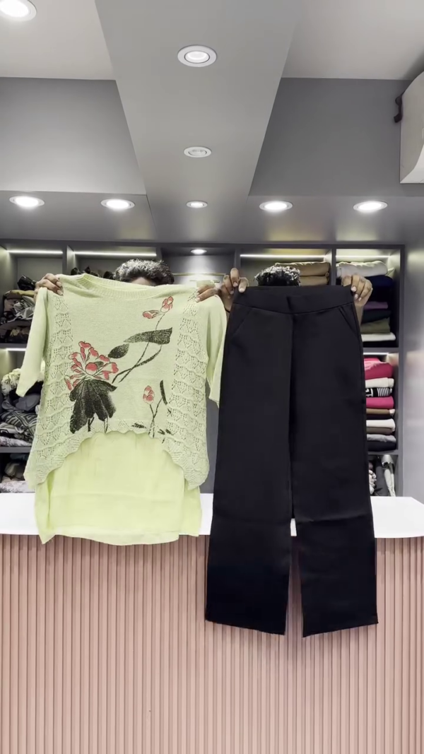 3233-2.png Artistic Knit Sweater and Black Wide-Leg Pant Set