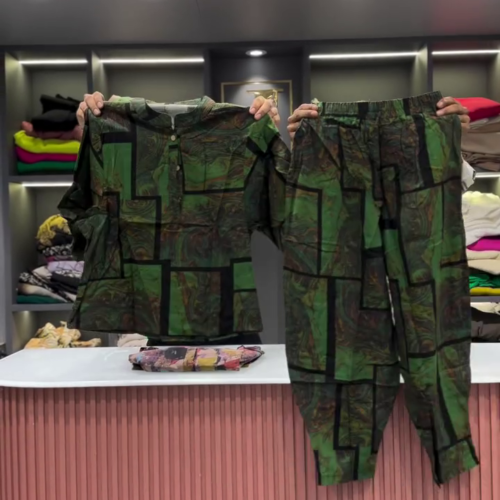 3235-11.png Bold Abstract Green and Black Two-Piece Set