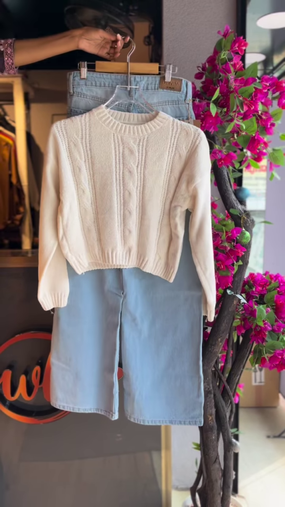Chic Cable-Knit Sweater and Light-Wash Wide-Leg Denim Set - Photo 1
