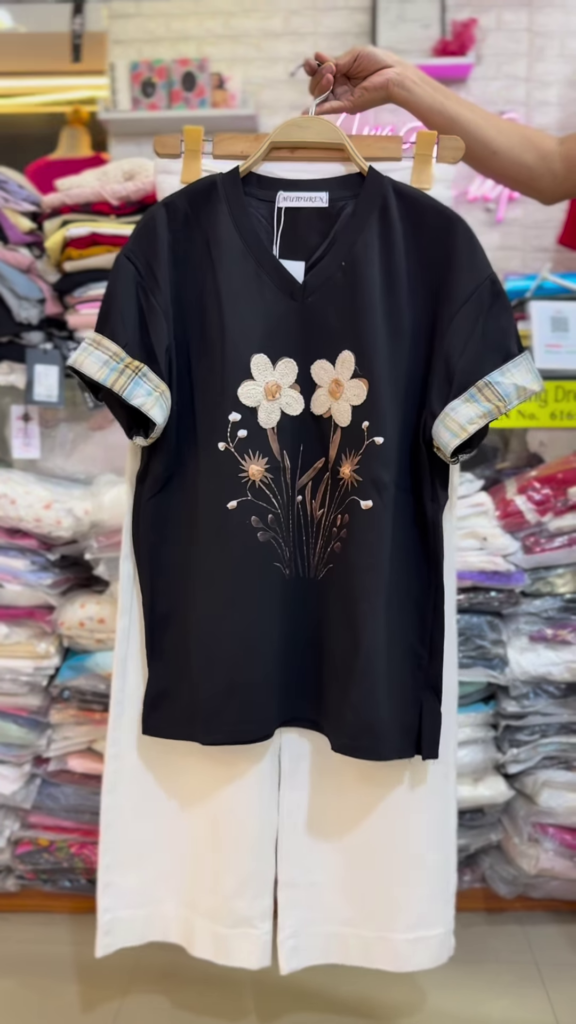 Floral Appliqué V-Neck T-Shirt with Plaid Cuffed Sleeves - Photo 5