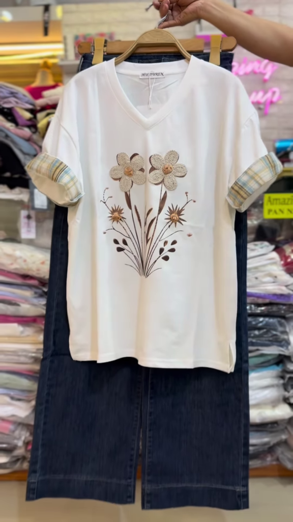 Floral Appliqué V-Neck T-Shirt with Plaid Cuffed Sleeves - Photo 4