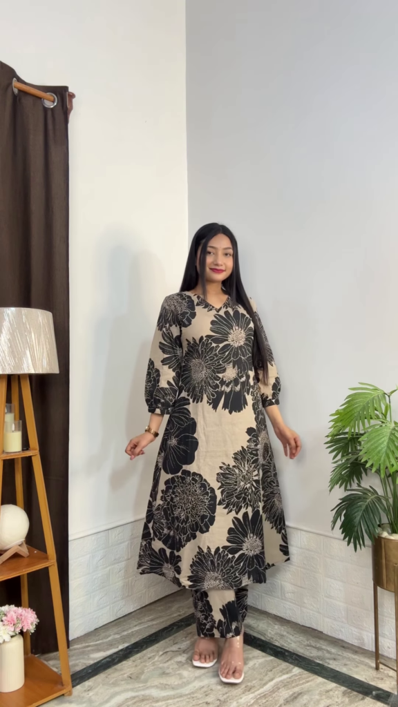 Artisanal Floral Kurta and Trouser Set Collection - Photo 10