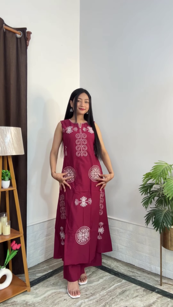 Artisanal Floral Kurta and Trouser Set Collection - Photo 5