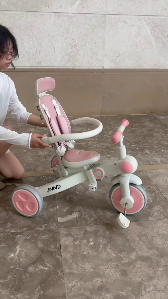 Foldable 3-in-1 Convertible Children's Tricycle - Photo 1