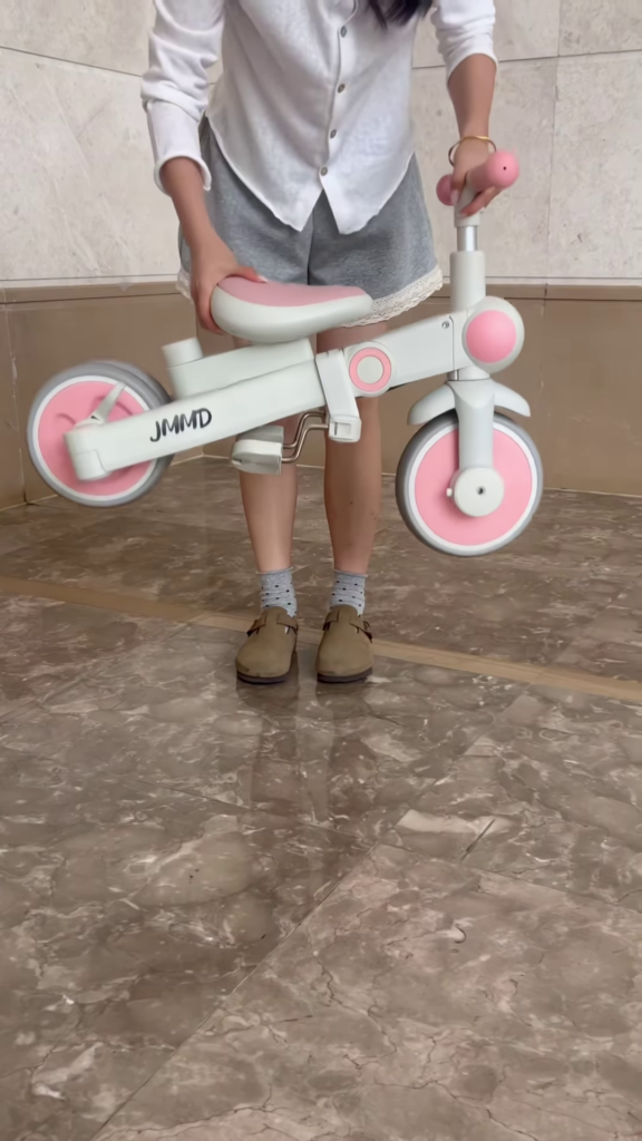 Foldable 3-in-1 Convertible Children's Tricycle - Photo 4