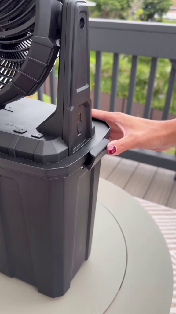 Portable Mist-Cooling Desktop Fan - Photo 2