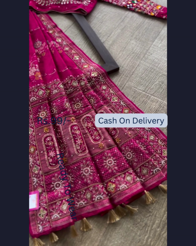 Magenta Heritage Saree with Celestial & Floral Artistry - Photo 2