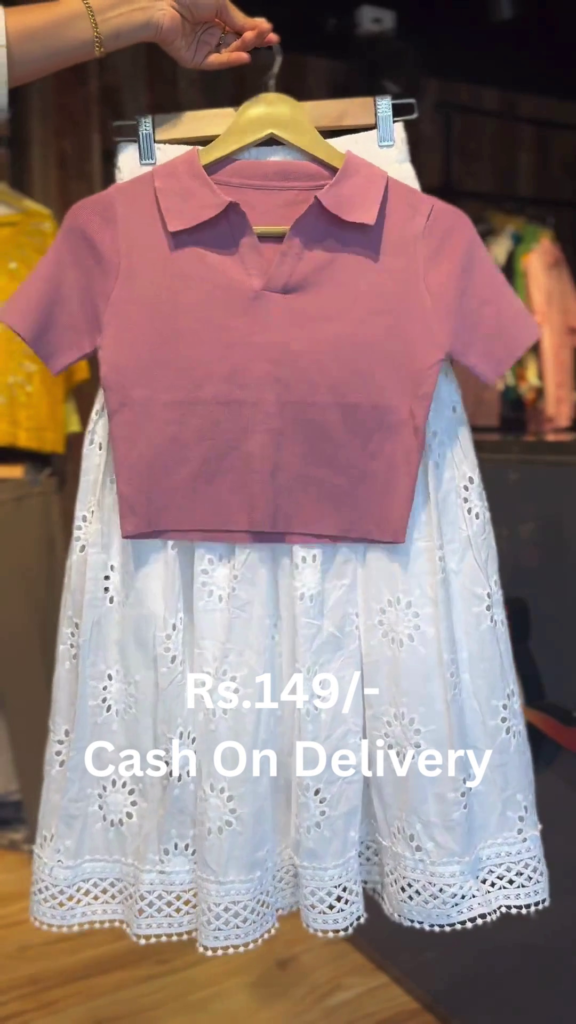 Casual Chic: Mauve Polo Crop Top & Eyelet Midi Skirt - Photo 1