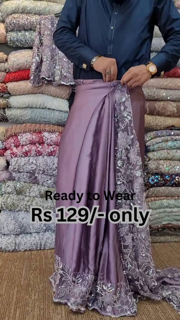5040-2.png Lavender Dreams: Floral Lace Net Saree