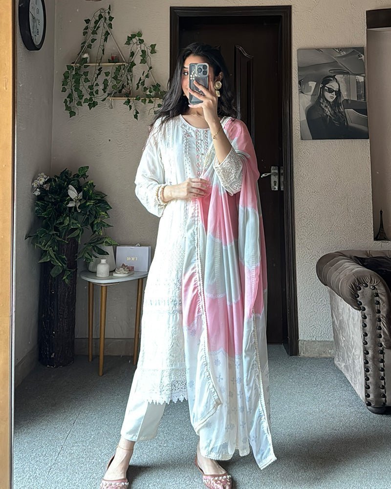Off White Georgette Pakistani Suit - Photo 1